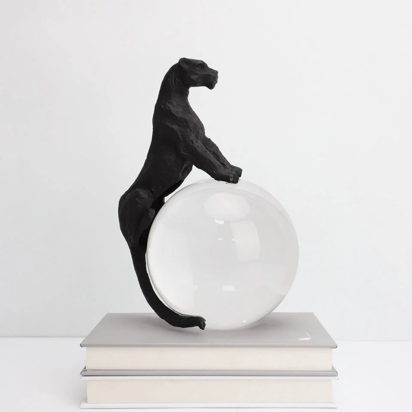 Creative Crystal Ball Panther Cheetah Leopard Metal Animal Sculptures Glass Decorative Figurines Home Decoration Accessories